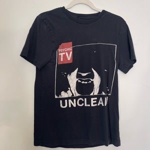 Black graphic T shirt